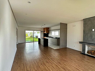 Casa T�rrea Cond. Alphaville